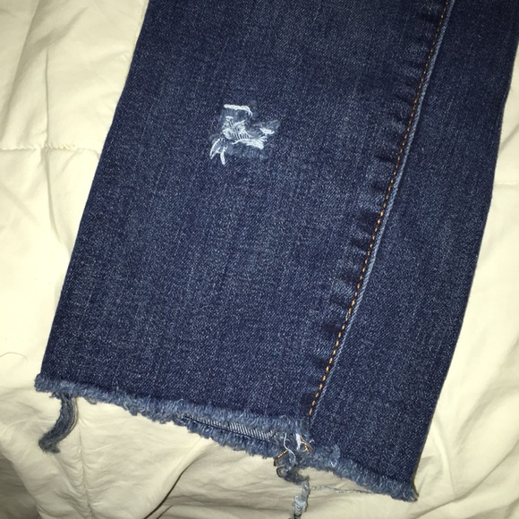 Old navy capris - Picture 2 of 3